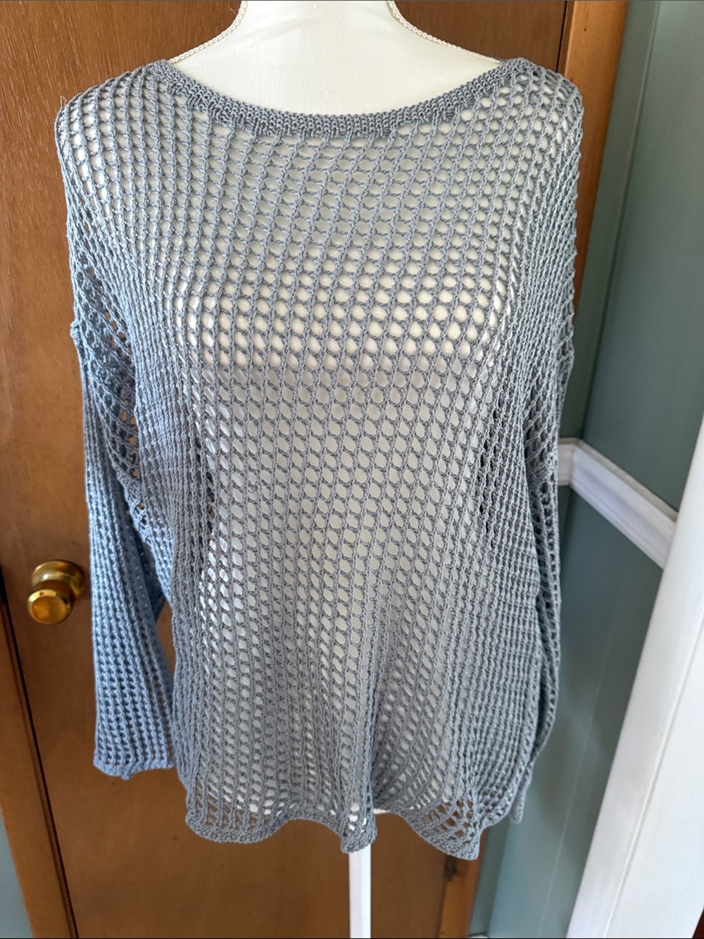 Max Studio Open-Knit Lightweight Sweater in Light Gray Size M